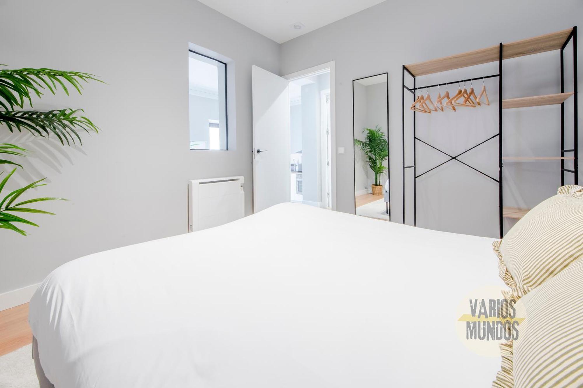 Modern Apt & Cool Interior Design A 20 Metros Del Retiro E1 Madrid Exteriör bild
